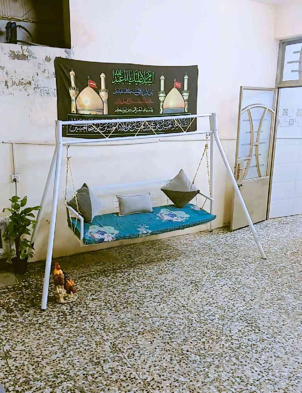 السلام عليكم مرجوحه للبيع 
حديد درجه اولى تتحمل 4 نفرات 
للاستفسار/ 
واتساب فقط  ***********
سعر جدآ مناسب 🪐
