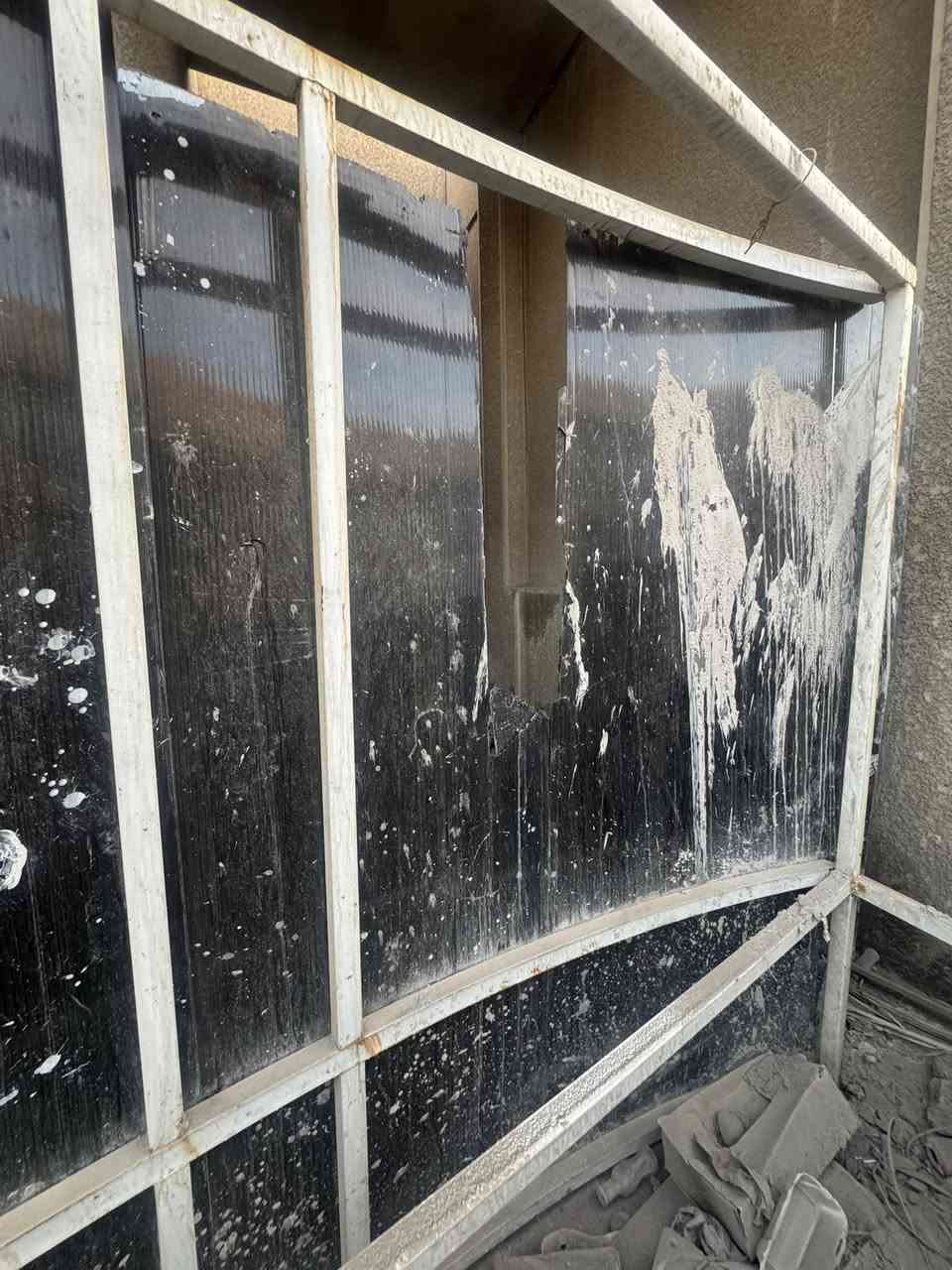 مساء الخير  عندي قمريه للبيع طولها ٤متر وعرضها ٣متر وسعر على الخاص ***********
