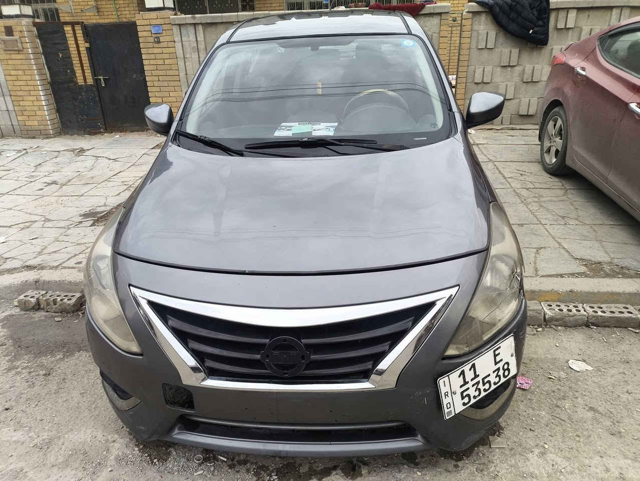 سلام عليكم 
لبيع
نيسان فيرسا موديل 2016 موصفات S (بغداد تحويل ثاني يوم)مكانها بغداد زيونه حادثها جاملغ خلفي وهنا بل العراق طبعاً سياره ليبل واحد بدون تبديل شاصي لغد مكفول  تبريد جديد حدادية جديده امامي خلفي تخم تاير كير محرك مكفول حتى دهن كير بدلنه من شركه 
رقم بغداد جديد سياره كامله ومرتبه مابيه نقص برغي
السعر 85
وبيه مجال
للتواصل
‏‪0770 422 2200‬‏
