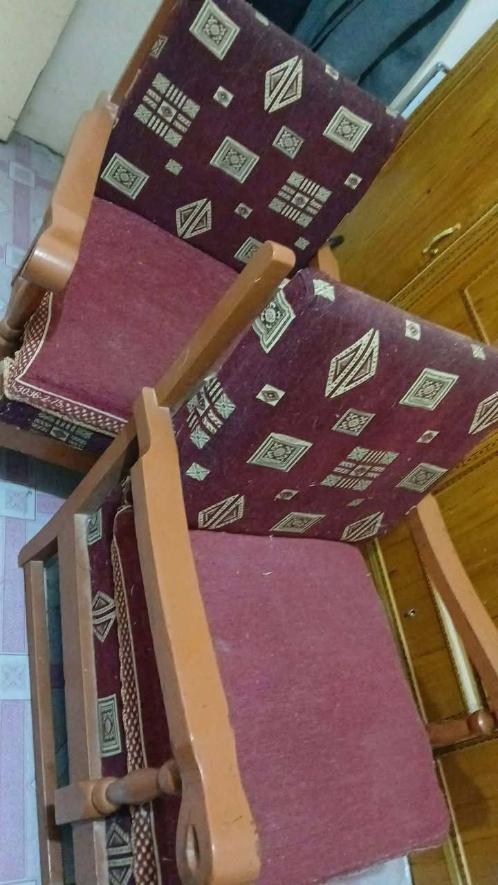 تخم نجاره عشره مقاعد. نظيف
سعره ١٥٠ 
حله شارع ستين


**إذا كنت صاحب هذا الإعلان وتريد حذفه لأي سبب، رجاءا أرسل رسالة إلى الدعم الفني**