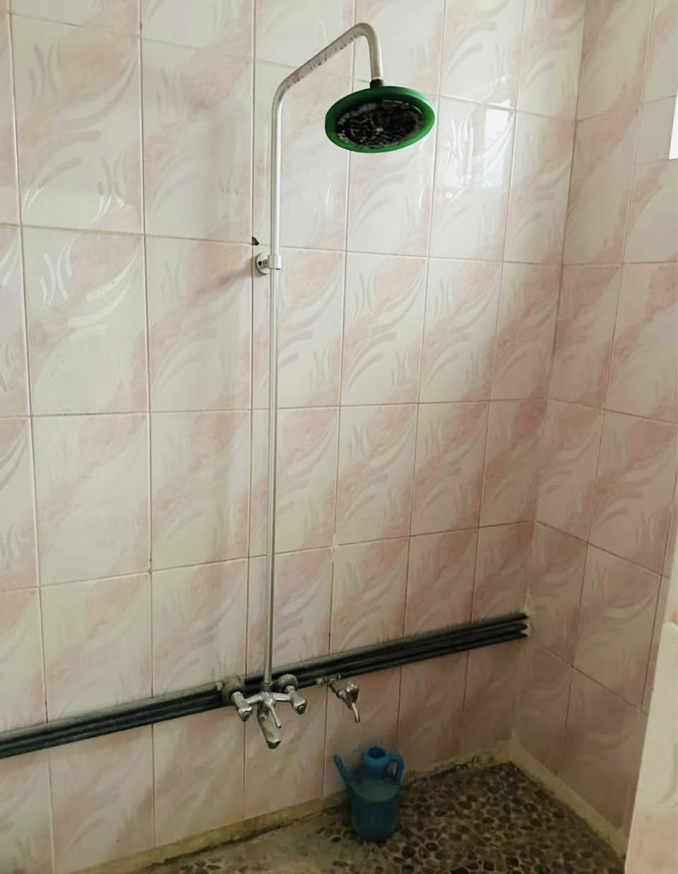 دار ايجار 100 متر حي الوفاء بناء مرتب غرفه وصاله ومطبخ واستقبال كاشي سيراميك جاهز
للاستفسار واتساب فقط
***********
