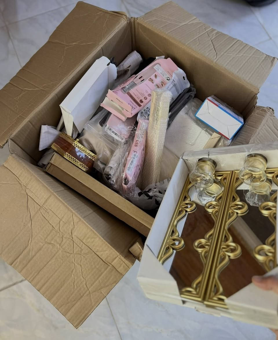 للبيع المستعجل 
كراسي حديد مصبوب بلاستك جدا قوي وكبير الكرسي ب١٠ 
الطبله كبيره متر ونص بيه كسر صغير ب١٥ 
التنور كبير ب٣٥ 
العربانه نضيفه وكبيره ب٥٠ 
كرسي الاطفال ب٥ 
مدات ثقيل حفر تركي ثلاث امتار ب٣٠
كارتونه شي ان مليانه ب٢٠ 
مكاني جسر ديالى الجديد الكرغوليه السايد الواحد


**إذا كنت صاحب هذا الإعلان وتريد حذفه لأي سبب، رجاءا أرسل رسالة إلى الدعم الفني**