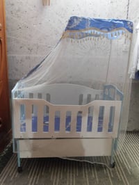 كاروك أطفال • نضيف • البيبان مشلوعات