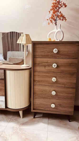 للبيع غرفه تركيه نظيفه جدا 7 قطع 
الشراي خاص او يتصل عالرقم ‭***********
