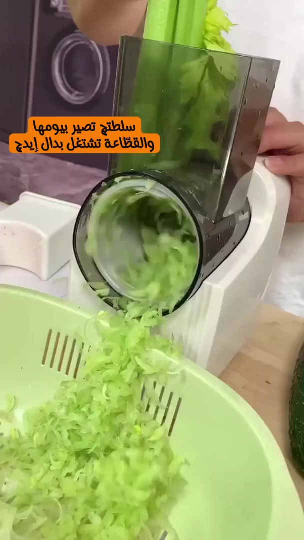 تعبت من التقطيع؟ خلّي الشغل علينا 😍
قطّاعة الخضرة الكهربائية الحديثة تشتغل بضغطة زر، تقطّع خضرة، بصل، طماطة، فلفل وكل شي بسرعة وسهولة ⚡
توفر وقتچ وتريحچ من التعب، مثالية للمطبخ الرمضاني 👌
🔸 قوية وسريعة
🔸 استخدام سهل
🔸 تنظيفها بسيط
🎁 عرض رمضان لفترة محدودة
رمضان كريم 🌙

*تفاصيل سريعة*
📏 الحجم: ‎16 × 14 × 29 سم
⚖️ الوزن: 1250 غرام
⚡ القوة: 50 واط
🔌 تعمل بالكهربا
🔧 المحرّك: نحاس 550
🔪 عدد الشفرات: 3 أنواع
🧺 المادة: ABS + PP + ستانلس ستيل

#قطاعة_خضرة,#قطاعة_خضار,#قطاعة_كهربائية,#أدوات_مطبخ,#مطبخ_رمضان,#رمضان,#عروض_رمضان,#تجهيز_رمضان,#ست_البيت,#توفير_الوقت,#تسوق_اونلاين,#العراق,#رمضان_كريم


**إذا كنت صاحب هذا الإعلان وتريد حذفه لأي سبب، رجاءا أرسل رسالة إلى الدعم الفني**