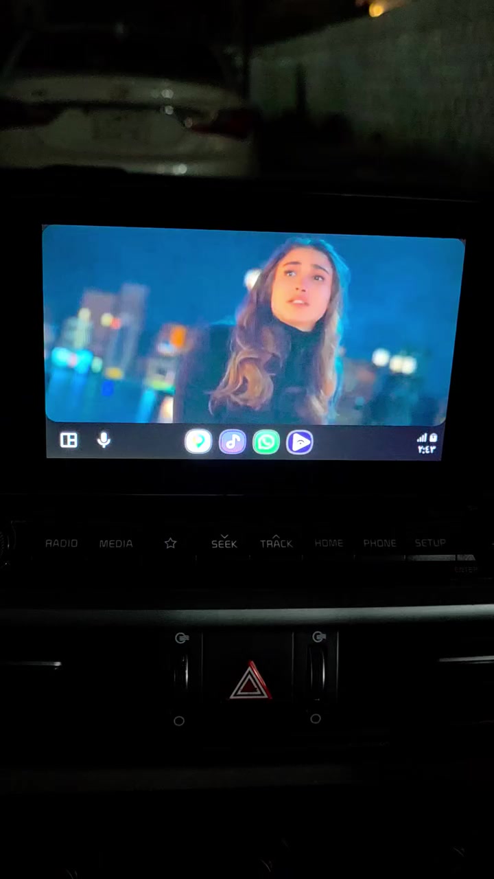 سلام عليكم شاشة سيراتو فورتي اصلية موديل ١٩ وفوك تدعم اندرويد اوتو وابل كار بلي مشدودة بالسيارة سعرها ١٣٥ بيها مجال حك الجية
رقمي ***********
