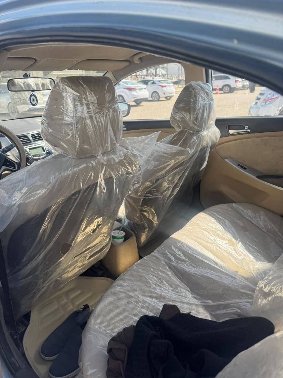 اكسنت خليجي 2015 لون سمائي مكينة 1400 بيها حادث جاملغ خلفي جهة سايق ومبدل وبيها باب مفتوح وباب مبدل سيارة عليها ادامة كاملة قبل يومين متصرف عليها رقم كربلاء بسمي تحويل مباشر عنوان السيارة بغداد البياع سعرها 85 وبيها مجال بسيط غرفتها بعدها وكالة *********** واتساب فقط تجي تفحص هلموجود وتقتنع وشايف خيرها
