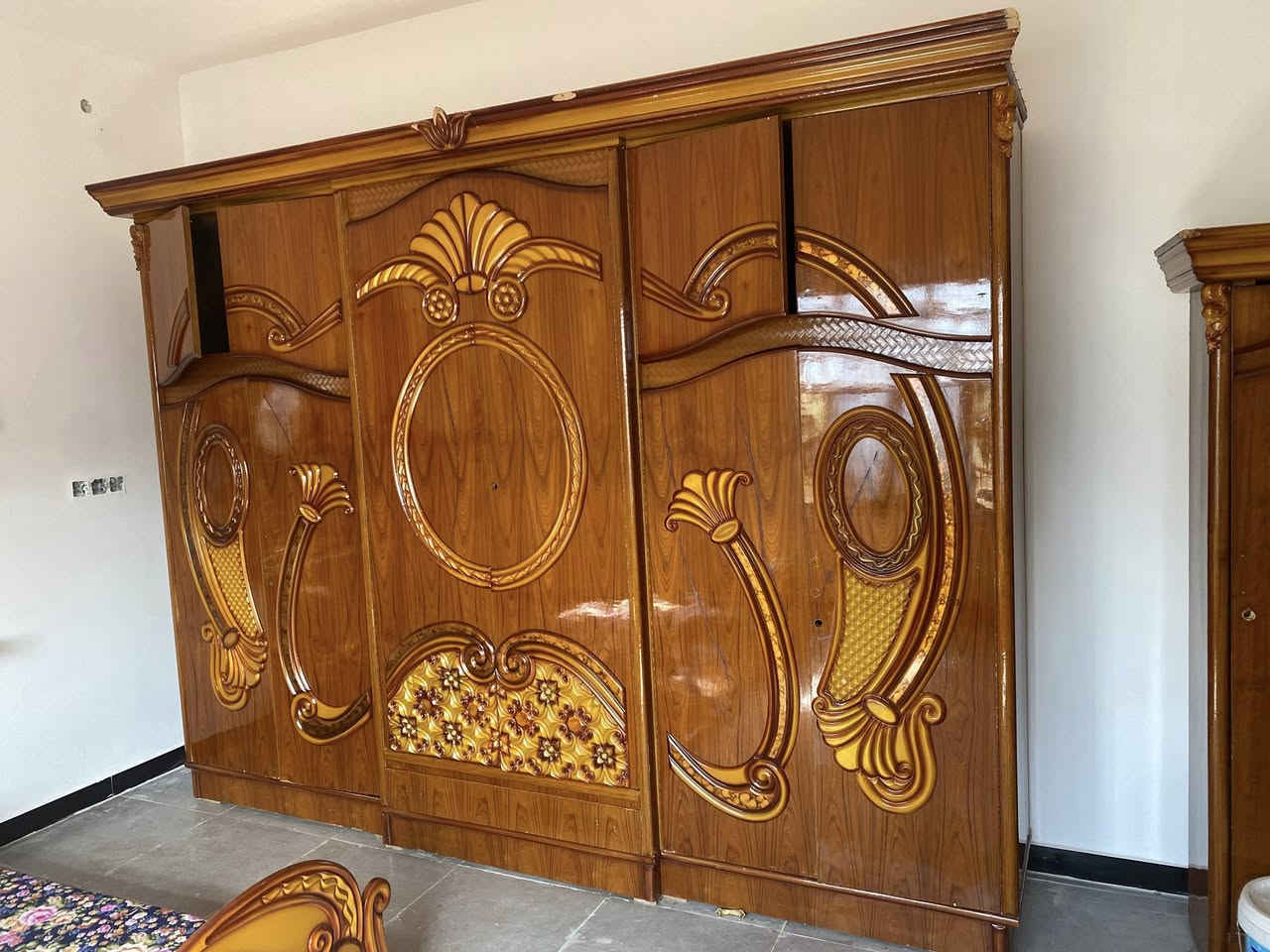 السلام عليكم
غرفه نوم 😴 نجاره 
عنواني بصره التنومه 
سعر 1250وبيه مجال
رقم الهاتف ***********
