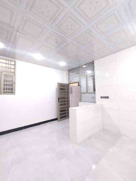 دار للبيع  75 م 🏡 (مكتب الخليج للعقار عمود315)
*********** وتساب
***********
✅ مشمول بقرار التطويب 

بسعر /32/ مليون مع المجال
موقع /نجف 🏡شارع الحولي مال المطار عمود 315

البناء 🏡 
غرفه/صاله/مطبخ /ستقبال /صحيات/مكشوفه
بناء مرتب/ اساس + سقف كونكريت + طابوك

ألخدمات 🏡 #بعد_عن_سوق_100م
ماء/كهرباء/مدارس/سوق/تبليط/لحد الباب
