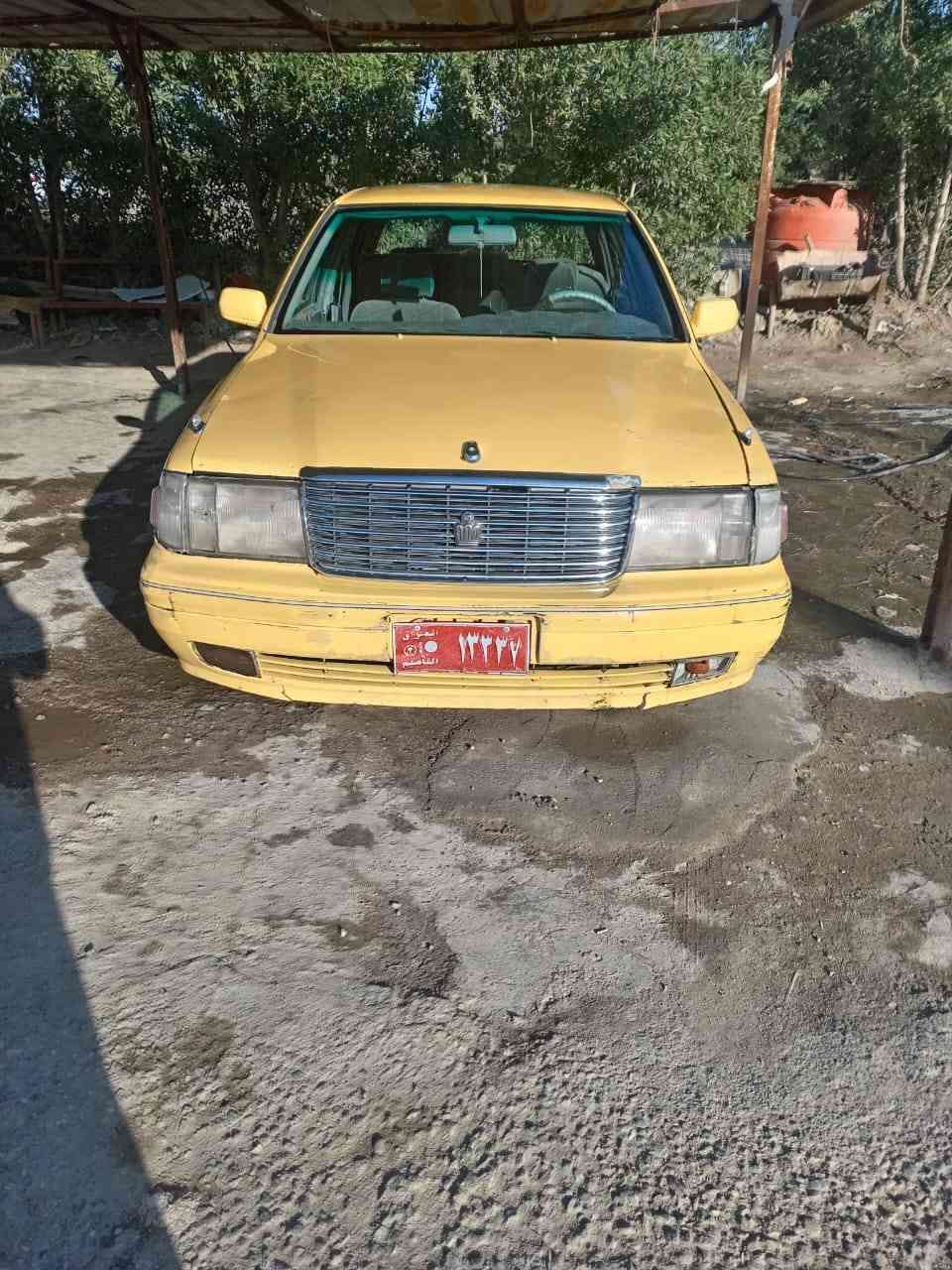 للبيع موديل 2000 بيها كص قماره  مكينه وكير شرط حداديه أمامي وخلفي حلوه والباقي شوف العين السعر 40 وبيها مجال مكان السياره سماوه رميثه ابيع كوم حديد ***********
