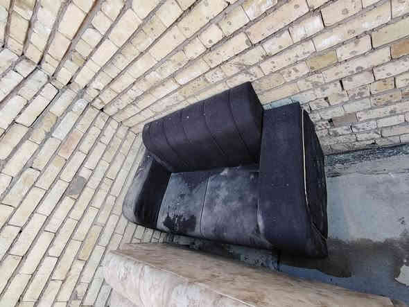 تخم ١٠ مقاعد ٢ ام ثلاث نفرات و٢ ام نفرين نضيف اسفنج قوي بس واحد بي زروف موضح بصور اثر فحمه  سعر ٢٠٠ مكاني خطيب زراعي مولد الحمره ***********
