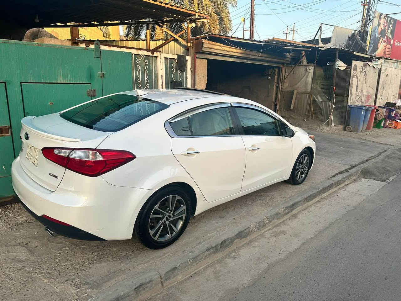 السلام عليكم كيا فورتي  موديل 2016فئه EX  ماشيه 121
وارد أمريكي بيها جاملغ وبنيد صبغ 

محرك GDi 2000

بصمه تحكمات ستيرن سلايت

كشنات تدفئه،

3وضيعات قياده

مري شفط  ترحيب صندوق

صندوك بصمة شاشة كامره 

مكان بغداد الدورة شارع ابو طياره  سعر 100 وبيه مجال

رقم الهاتف ***********

