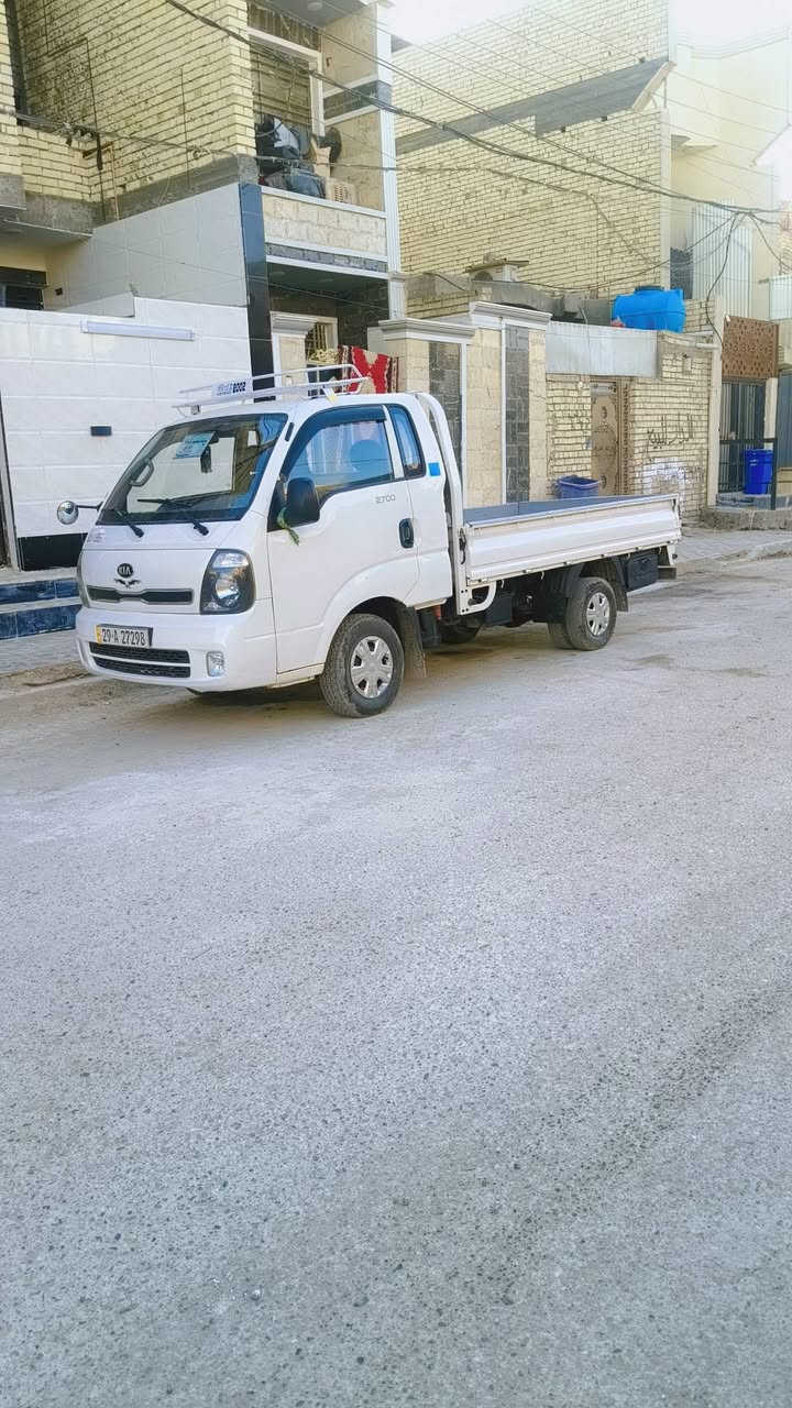 كيه حمل مفتوح 2700/موديل 2014رقم واصط نكليزي بسمي تحويل ثاني يوم عنوان بغداد مدينة الصدر سيارة جاهزه خير من الله 
***********/السعر 105وبيهه مجال قليل
