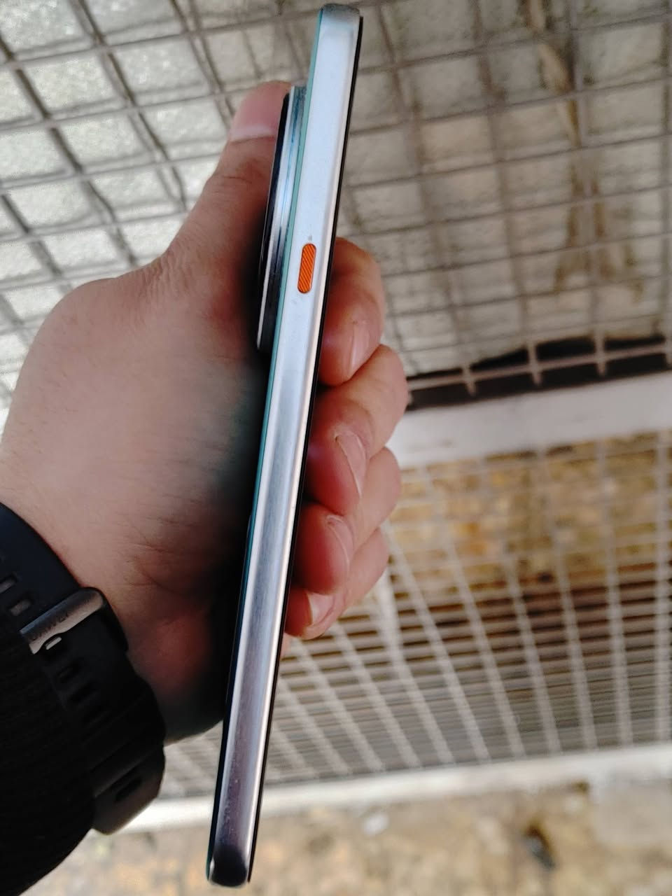 تكنو كامون 40 برمير جديد لوك مع كامل اغراضو شرط شخط ما بي السعر 380 للاستفسار على رقم ***********
