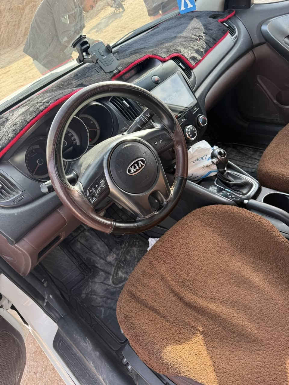 سيراتو 2011
كفاله عامه ماعده البنيد بخشمه اكو صبغ 
رقم اربيل باسمي جاهزه من كلشي تخم تاير باتري جديد محرك وكير كفاله  مكاني حله ***********
