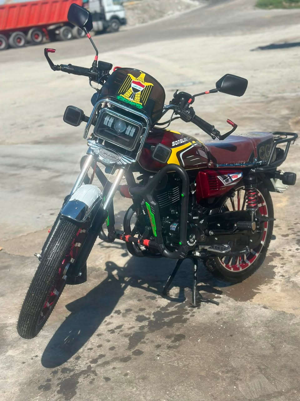 سولنك 26 محرك 200cc دراجه خير من الله وماشيه قليل دهن اليوم بدلته تجي تشغل وتروح مناقصها كلشي بصمه وتشغيل عن بعد وياها ورقه وحده فقط سعرها 900 ومجال قليل او مراوس بسولنك سي بي اف مكاني رمادي شارع 40
***********
