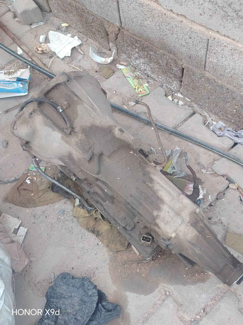 السلام عليكم كير مال ونجي اوتو شغال بس، بي، نضوح مو قوي جنت شاده عله سيارتي، بس، حورتهه كير عادي وفلاوين مال ونجي كير عادي للبيع الرقم ***********بي وات ساب بغداد الشعله
