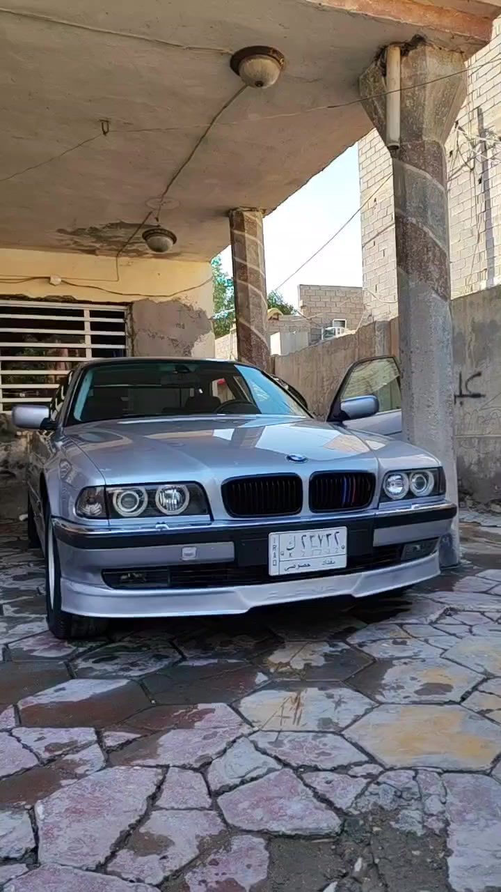 بسم الله
من بعد إذن الادمنية المحترمين 
السلام عليكم و رحمة الله
للبيع BMW e38 735i كاسحة
موديل ٩٦ رقم بغداد هزة جديدة سنوية لل ٢٨
محرك نظيف گير تبترونيك حاوية حدادية نظيفة
طخم تاير غرفة حاوية كهربائيات شغالة سلايت جام مال ٢٠٠٠ جنطة شفط بردة كهرباء شاشة أندرويد
نقصها كمبريسر تبريد و بعض الملاحظات البسيطة 
تفاصيل أكثر اتصل و تدلل السعر ٨٢ و بيها مجال 
***********
