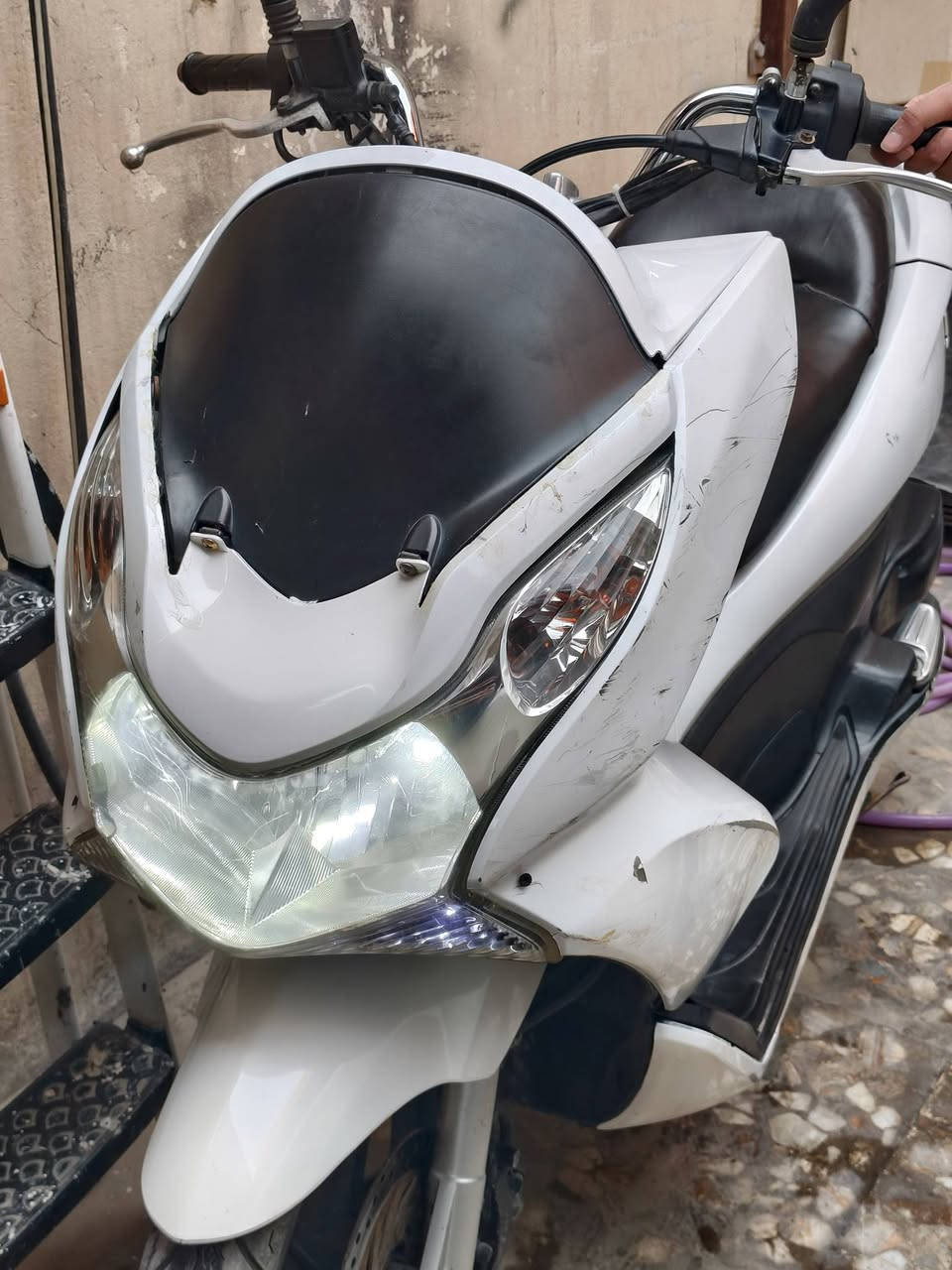 السلام عليكم بي سي اكس جيل الاول نضافه حلوة كلشي شغال بيها مابيها اي نقص عدادات شغاله و حساس مال ازدحام كله شغال ستان كهربائي عنوان بغداد - الشعب الشراي يتصل ***********
