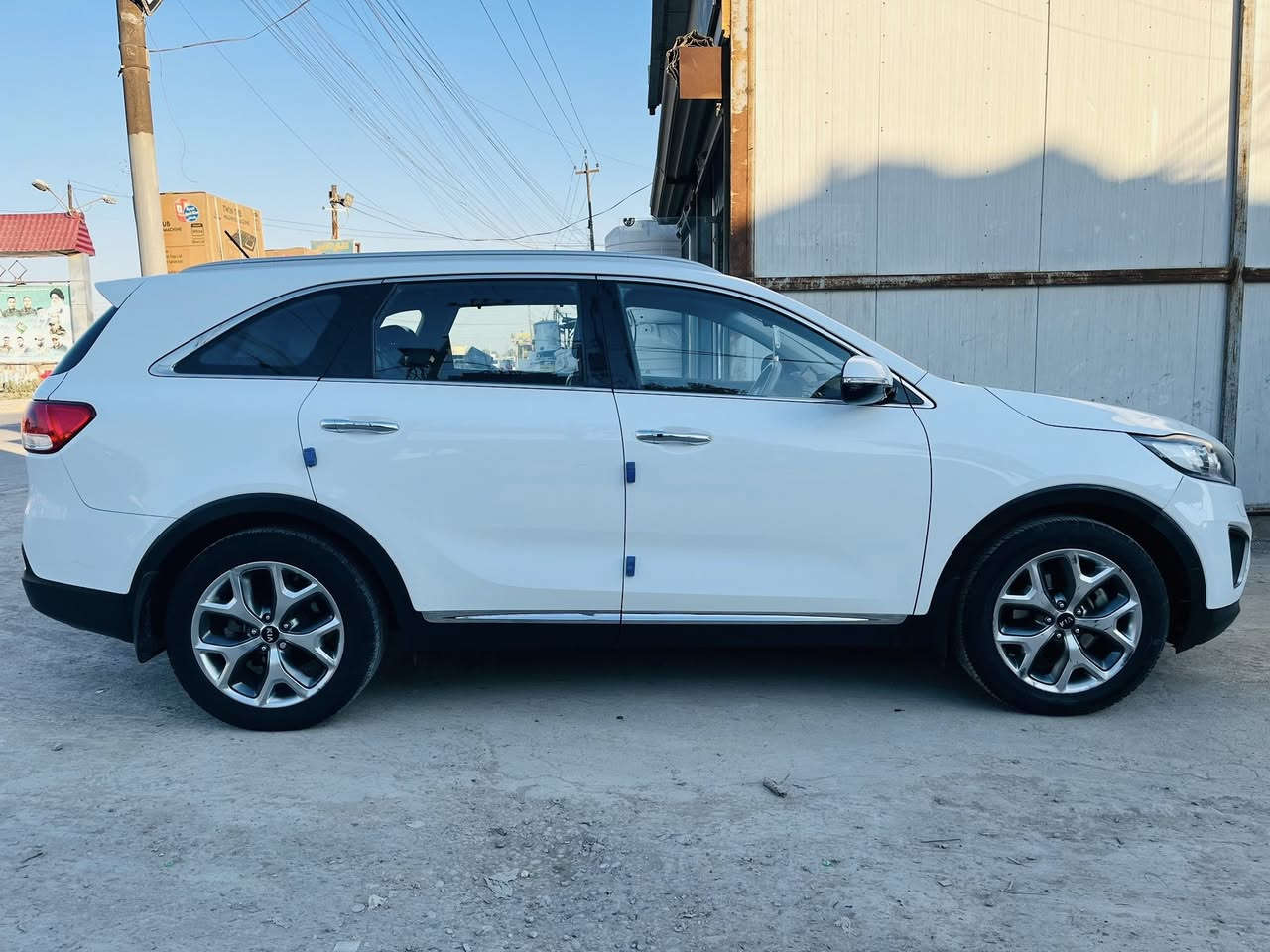 السلام عليكم
كيا  سورنتو خليجي 2016 
6سلندر 
7راكب
3قطع تبريد 
نص فول 
بصمة تشغيل بصمة ابواب 
مري شفط  صندوك كهربائي 
اشارت ترحيب 
ماشيه 68 كيلو 
مكفوله من مكينة ومحرك 
وكير 
السيارة مكفوله كفاله عامه 
رقم بغداد اكليزي 
السيارة بسمي 
مكان السيارة بغداد 

السعر 240 وبيها مجال للشراي 

***********
