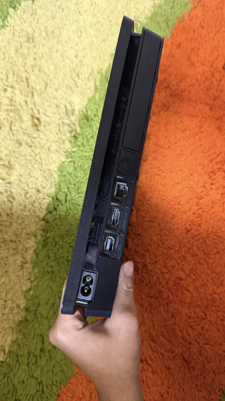 سلام عليكم بلي 4 سلم امريكي USA 🇺🇸 هارد 1 تيرا الف كيكا كارتون وغراضة ويدة مالته اصلية كلها ممفتوح شرط الفحص وياه للبيع السعر 375 الف وبي مجال
مكاني كركوك 
الرقم: ***********
