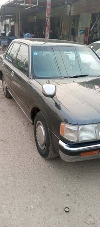 كراون ارنب دي لوكس • ١٩٩٥ • رقم بغداد