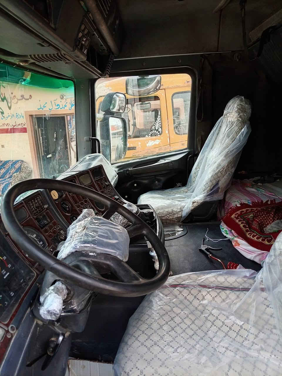 سلام عليكم راس اسكانيه للبيع مديل 2003 السياره تخم تاير السياره جاهزه كبل للشخل مربوطه افلات دواخل نضاف كير و مكينه  جدد ترايك وين متريد للاستفسار ***********
