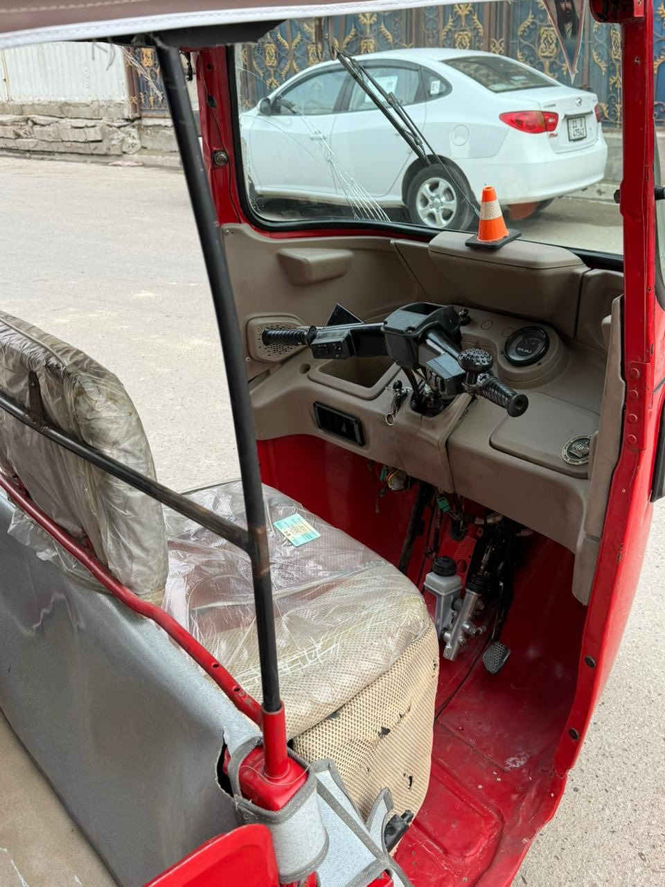 سلام عليكم تكتك موديل 22/10
تكتك نضيفه بيه مكان صباغ بيه بل صفحه على شبر صباغ
تكتك رقم وسنيه الوحات نكلزيزي 
نتصال ***********
