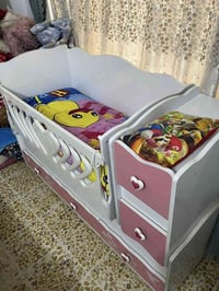 سرير طفل للبيع السعر ١٢٥ الف وبي مجال للاتصال 07823963960