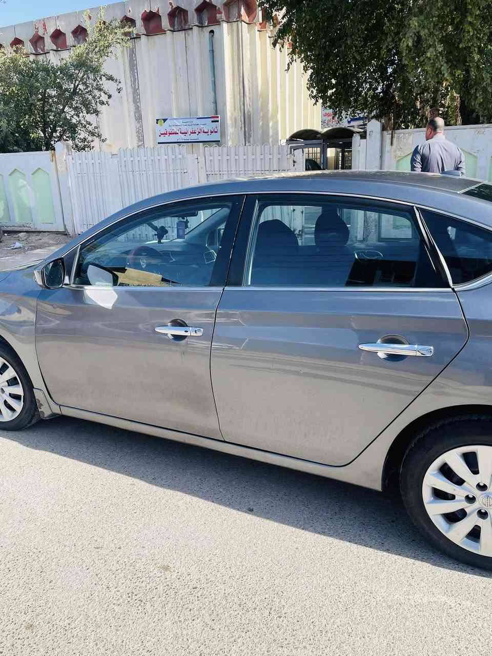 نيسان سنترا 2017
رقم اربيل باسمي 
الفئة SV
محرك 1800
مواصفات
بصمة
مثبت سرعة 
كاميرا
كير ومحرك نظيفات  وإدامة مستمرة 

وارد امريكي الضرر  باب السابق مبدل ومصبوغ موجود بالصور السونار 

السعر 119   وبيها مجال

رقم يوجد واتساب
***********
متواجد ببغداد
