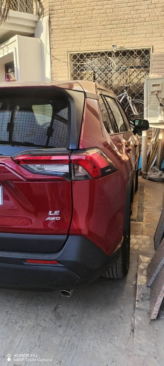 للبيع راف فور موديل 2023 وارد أمريكي بانزين فقط بارد الجاملغ الخلفي ماشيه 13وشويه مكينه 2500 السياره خير من شبه وكاله جديده جداً استفسار ***********
