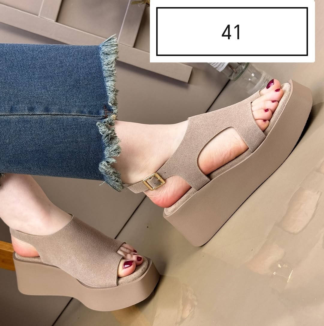 القياسات داخل الصور
اواخر القطع تخفيض 50 %
...
للحجز وتساب : ***********
