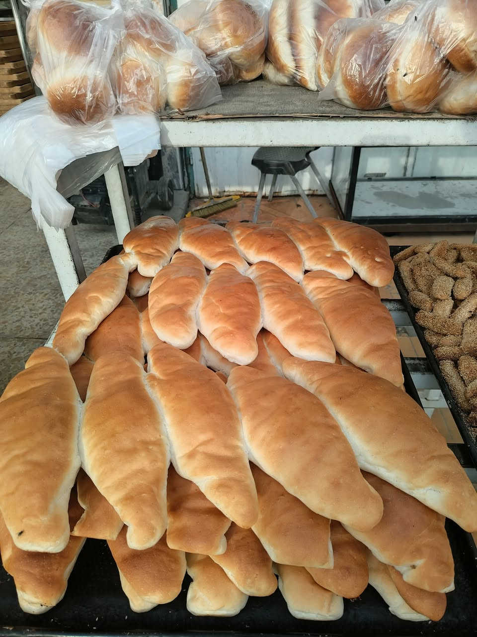 السلام عليكم خلفه صمون كهربائي وجرك وفطائر وشعير محتاج شغل وهاذه رقمي ***********
