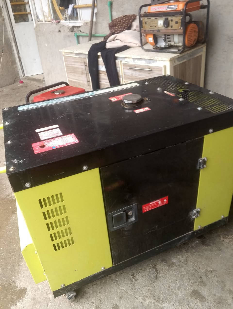 مولد شغال وجديد 8كيفي  سعره  مليون ونص قفل جديد بجيس بسوك سعره 3ملايين امانت الله الي حاب ***********
