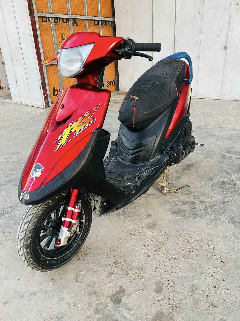 عندي ماكس عدله مكينه بلاديه ونضيفه دبلات رياضي ويلكب اصلي صالنصه بلادي دشوبول رياضي اوراق كامله المكان الغزاليه السعر 400 الشراي يخابر وهذه رقمي ***********
