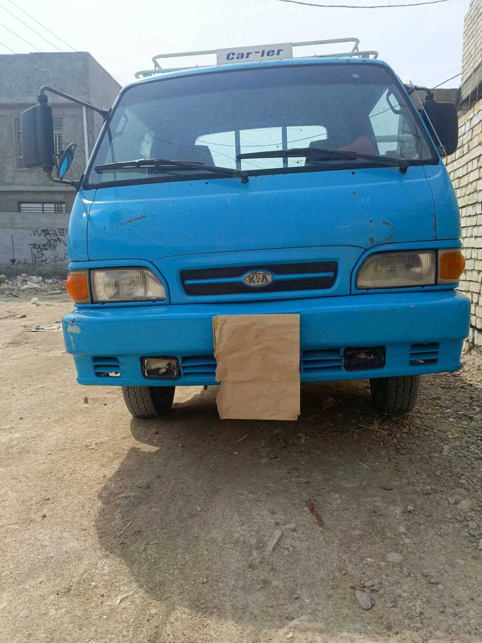 كيا بنكو موديل ١٩٩٦ كفاله عامه من مكينه كير اكسل شاصي مكفوله من ضربه صبغ معجون تخم تاير رقم بغداد سياره مال جناي الله شاهد صار ١٠ سنين ع ايدي بالعافيه ع ياخذهه مكان السياره بغداد الزعفرانية *********** السعر ٥٨ بيه مجال قليل
