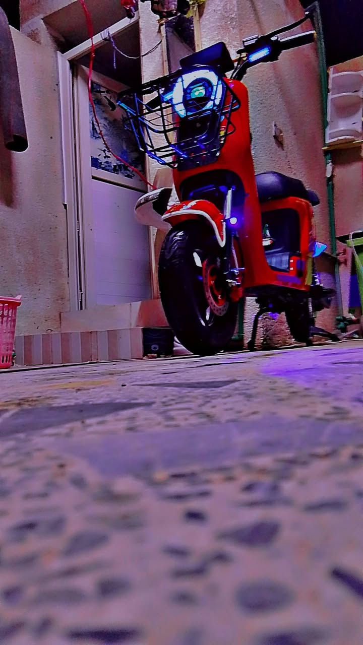 السلام عليكم دراجه للبيع موديل 2025 الدراجه كلش حلوه تخم تاير جديد السعر 475 مكاني  البصره التنومه شط العرب رقم *********** فقط واتساب فقط واتساب
