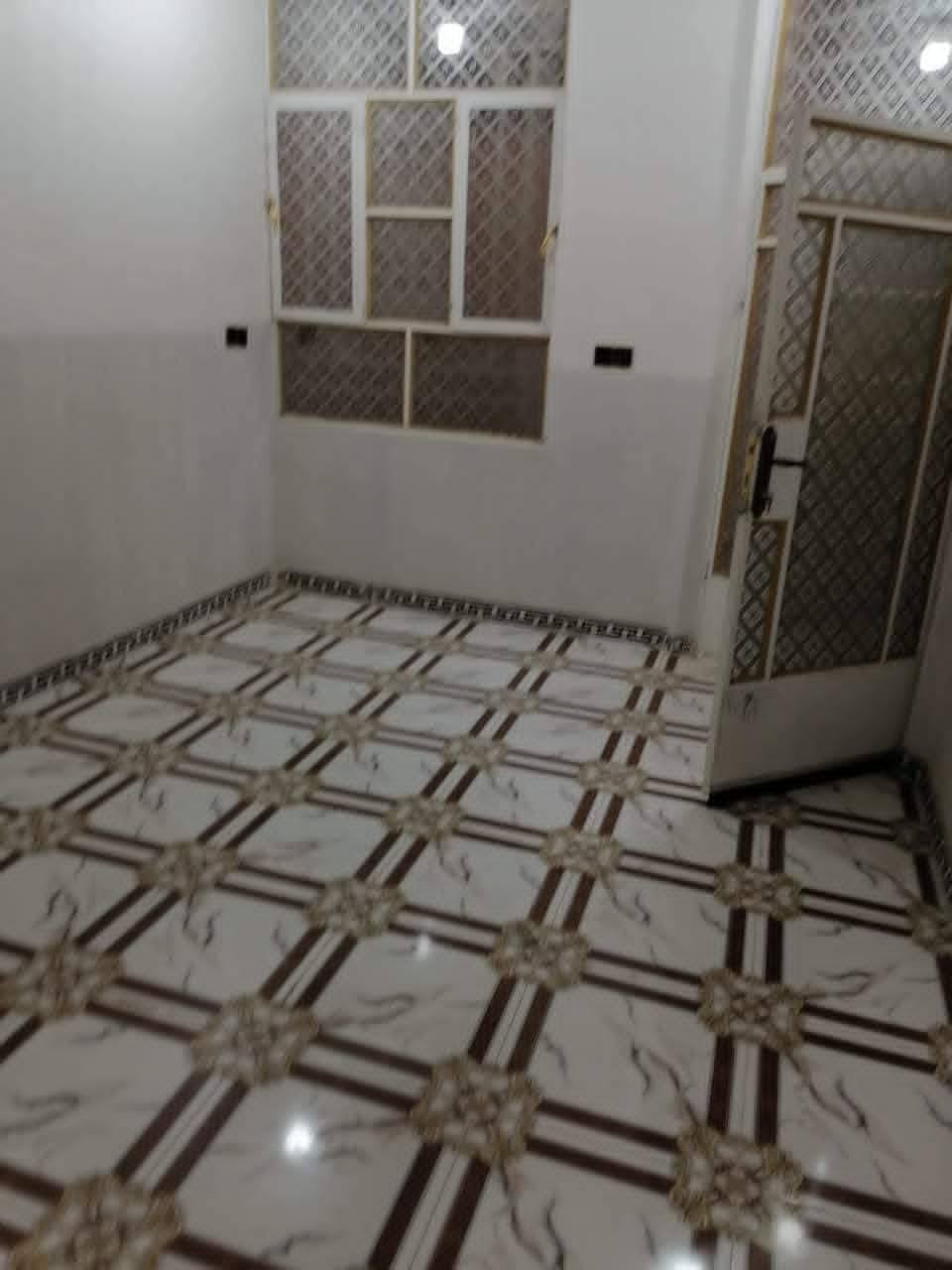 يوجد بيت المساحه 150 شارع 12 طابو صرف تحويل مباشر كامل خدمات وسكن في الصقلاويه حي الشهداء الثانيه الجمعيه السعر  55 تدفع مقدمه والباقي أقساط كل شهر 500 الاستفسار ***********
***********
