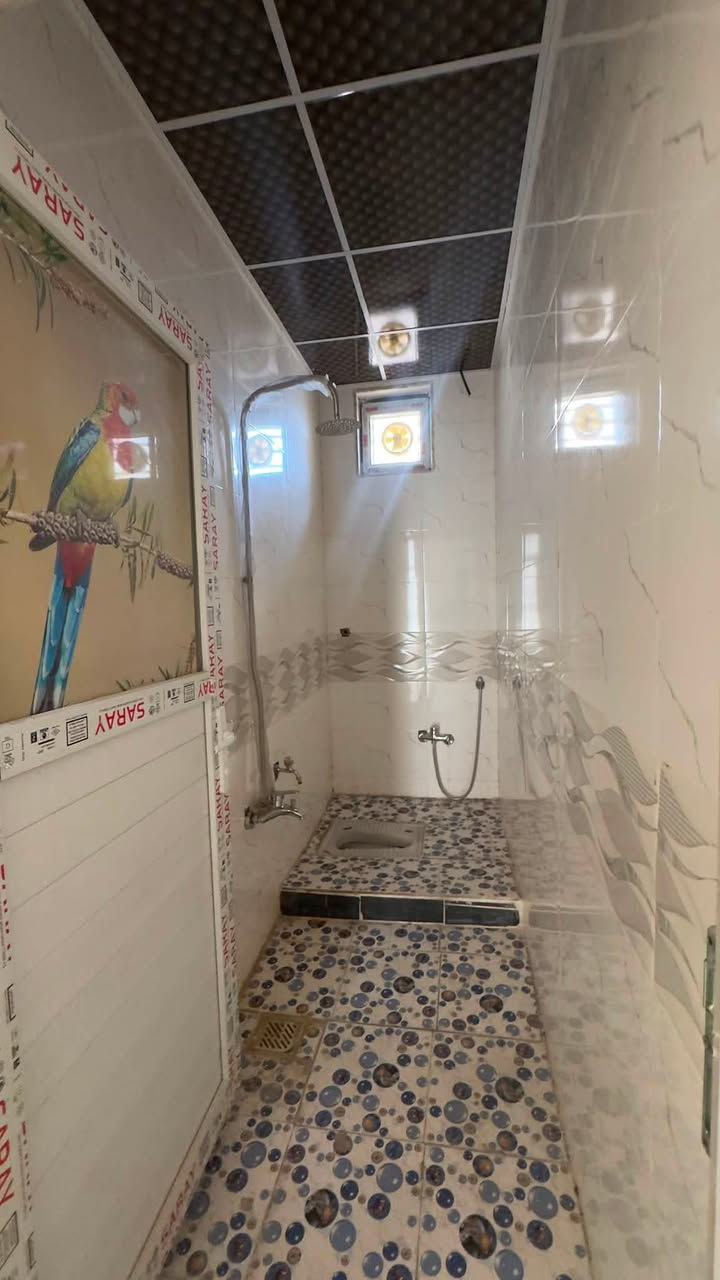 بيت طابقين  للبيع ما مسكون نهائياً يعني جديد بناء حديث كربلاء خلف باب طويريج بي سبلت و سخان و ماطور و برد سحب و بي كهرباء مساحته ٥٠ منطقه سكنية راقية بيت يصلح حسينيه و سعرة ١٠٥ بي مجال للتعامل طابو زراعي سند ٢٥ للاستفسار الاتصال على الرقم او التواصل خاص 
***********
