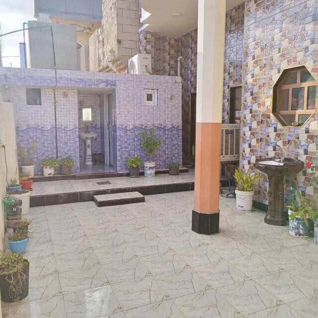 بيت للبيع طابق واحد 

العنوان الرمادي 5كيلو قرب مدرسه رايه الله أكبر 

طابو صرف 

مساحه 200متر 

شارع 10متر تبليط 

سعر الدار 120مليون وبي مجال 

محتويات الدار غرف نوم عدد صاله 2استقبال مطبخ حمامات داخليه وخارجيه استقبال صاله 

الاتصال ‏‪***********‬‏

عنوان المكتب الرمادي خلف العاب السندباد

