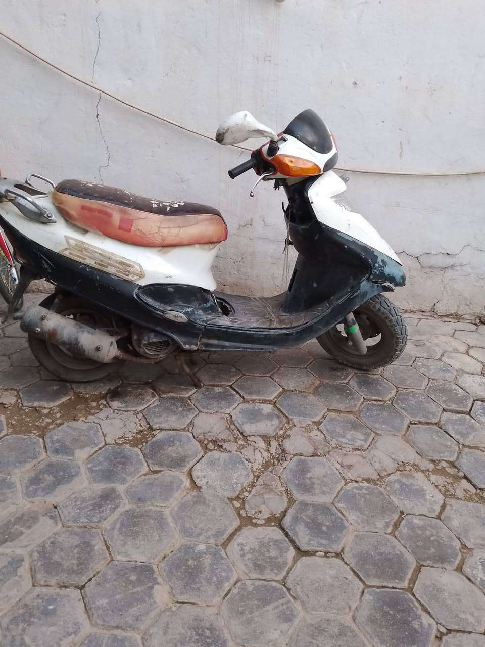 الدراجه للبيع او مراوس ب4كير الدراجه عطله بس كلجات وعرموطه مال هندر قيمها وخذها ***********
