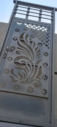 باب حديد جديده السعر 150الشراي يتصل 07712067019