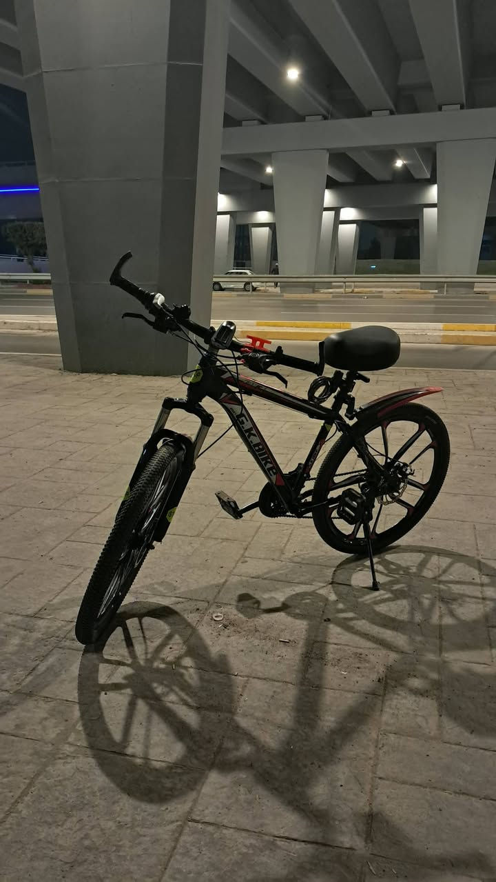 السلام عليكم
بايسكل جبلي كوري للبيع  حجم ٢٦ الكيوره كلها شغاله 
السعر ١٢٠ وبي مجال بسيط 
المكان بغداد الطوبجي 
***********
