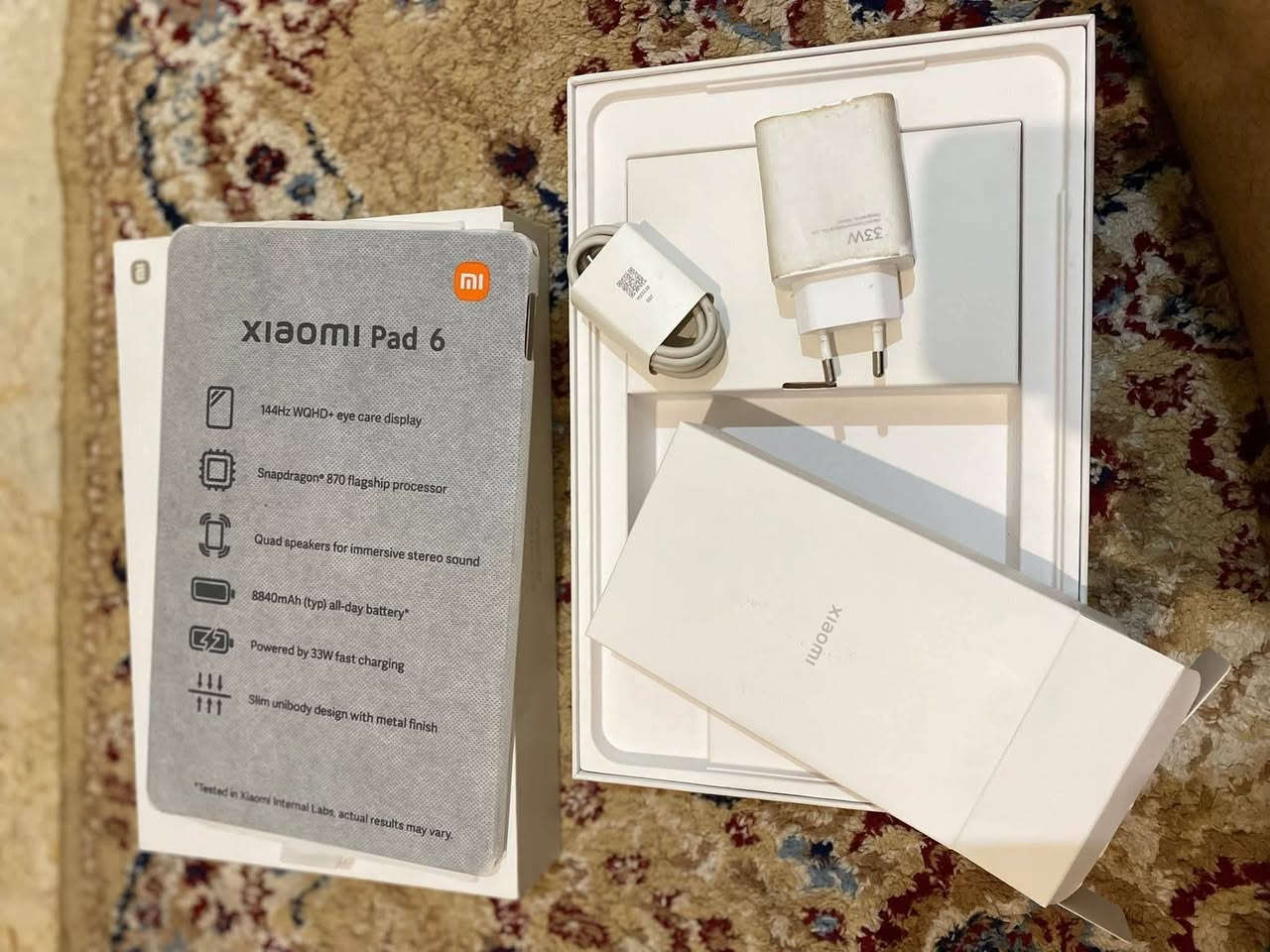 شاومي باد 6 نضيف كلششش نضافة 98/100 
1 الذاكره 256 
2 120فريم 
3 بطاريته 8840
4 الشحن 33 واط
الجهاز وياه 
 5 كيبورد 
6 لاسق شاشه عدد اثنين 
7 كفر 
جبتة علمود الدراسة وعفتة ما استعملة يعني بلاسبوع اشحنة مرة وحدة لان ايباد ما استخدمة السعر400الف
 اوبي مجال 
الاتصال. أو واتساب ***********
