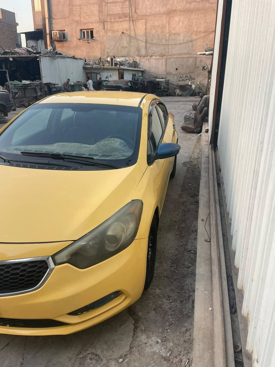 سلام عليكم كيه فورتي 2015 حادثه بل منشور 
جاملغ إلا مامي بدون داخل وباقي ليبل واحد 
مكينه كير تخم تاير خير من الله سياره جاهزه من كلشي دوشمه مضومه غاز 
صدر 50 /100  تبريد مضومه جديده قبل سبوع 
مكان بغداد سعر 95 بيه مجال 
***********
