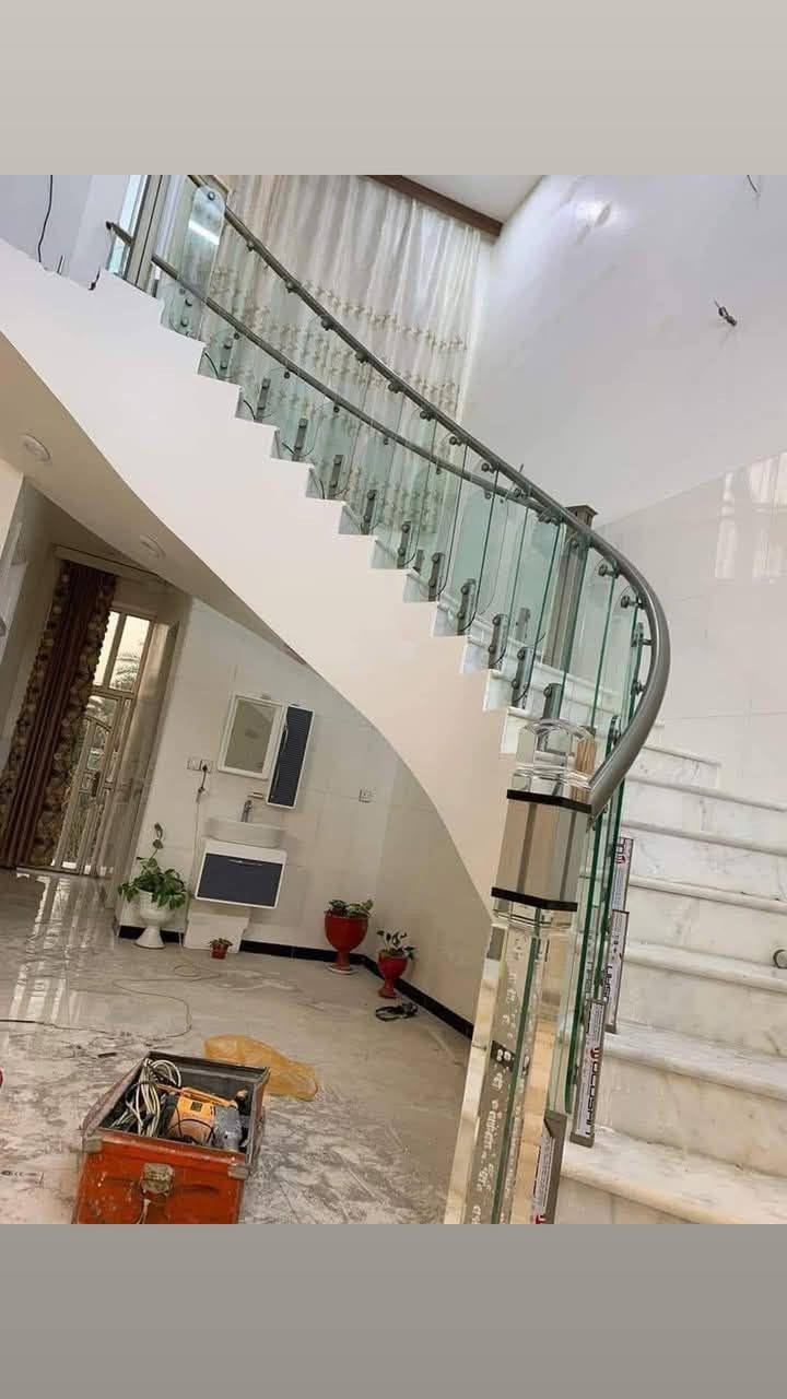 بنات، إذا محتاجين أعمال زجاج للمنازل أو المحلات، زوجي يشتغل بكل أعمال الزجاج باحترافية عالية ✨
فدوا بنات رفعواا المنشور 

✅ مرايا بجميع القياسات
✅ واجهات زجاج للمحلات
✅ أبواب وشبابيك زجاج
✅ قواطع حمامات (شاور)
✅ تصليح وتبديل الزجاج المكسور
شغل مرتب، أسعار مناسبة، والتزام بالمواعيد.
للاستفسار أو الطلب راسلوني على الخاص
 🌷+964 784 703 6517
العنوان /النجف الاشرف  شارع المطار قرب بانزين خانه 
معمل ومعرض اولاد طاهر


**إذا كنت صاحب هذا الإعلان وتريد حذفه لأي سبب، رجاءا أرسل رسالة إلى الدعم الفني**
