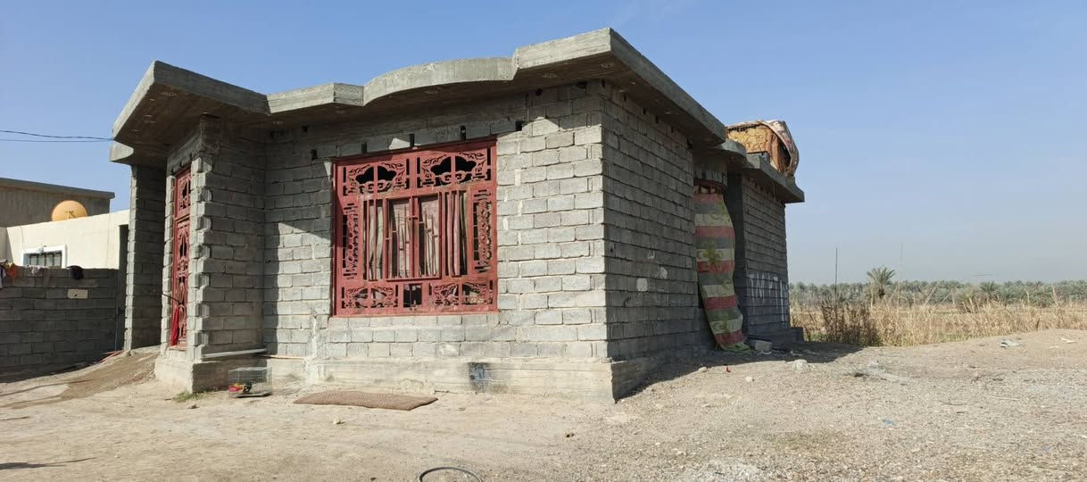 سلام عليكم هيكل طابو زراعي سند 25 مساحة 400متر 
للبيع الفلوجه الشهابي الهيكل نص من عنده ماسس كهرباء و مجاري كامله  سعر 28 و بي مجال للستفسار *********** تواصل واتساب او انتصال
