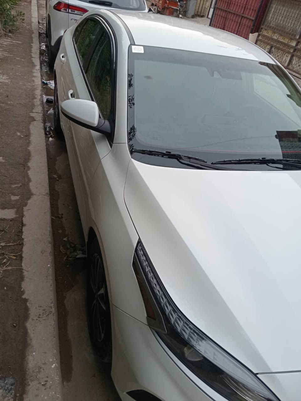 السلام عليكم كيا فورتي 2024.  Gt وارد امريكي
حادثه شوي من الجاملغ والبنيد السيارة ماشيه 27 ميل 
االسياره معروضه 167 وبيه مجال السياره حيل نضيفه 
السياره مكانه بغداد 
هاتف ***********
واتساب ***********
