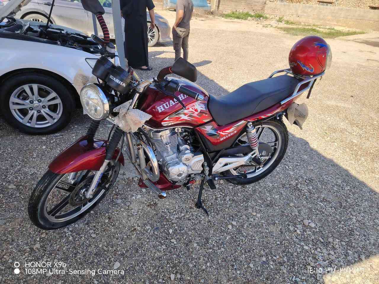 السلام عليكم موطور هايوشه موديل 24مكفول كامل خوذه وجادر سعر 950وبي مجال شي بسيط رقم ***********
