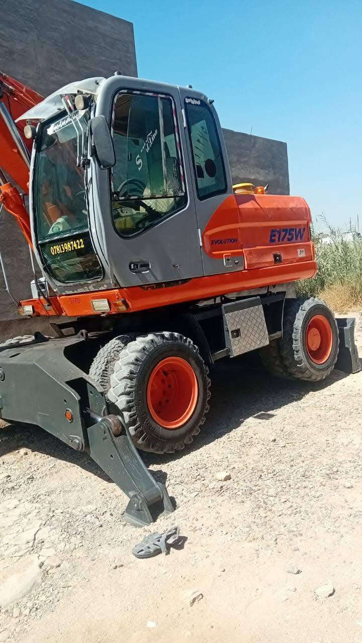 سلام عليكم حفاره فيات هيتاشي للبيع موديل 2004 رقم بابل تحويل مباشر مكاني ديالى  سعر 200  ورقه. وبيهة مجال.  ***********
